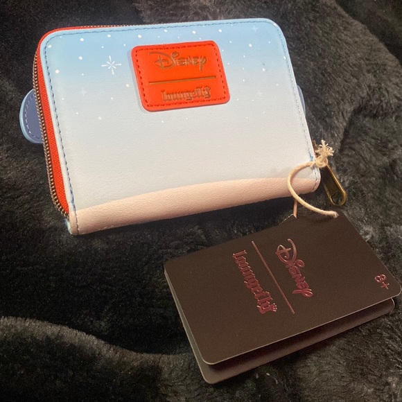 disney cigarette case Compact cigarette case version recommendations Mickey Mouse cigarette case new,